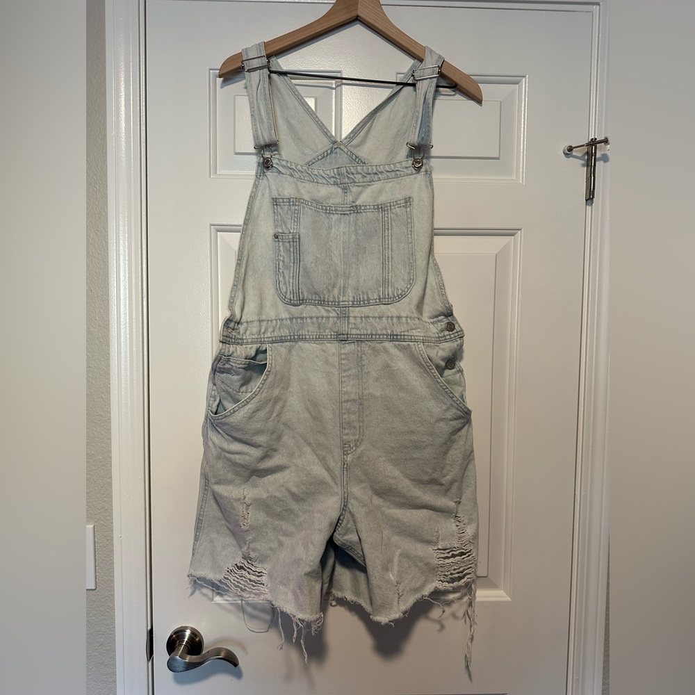 H&M Light Wash Distressed Denim Short Overalls